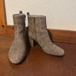 Giani Binni Heeled Booties